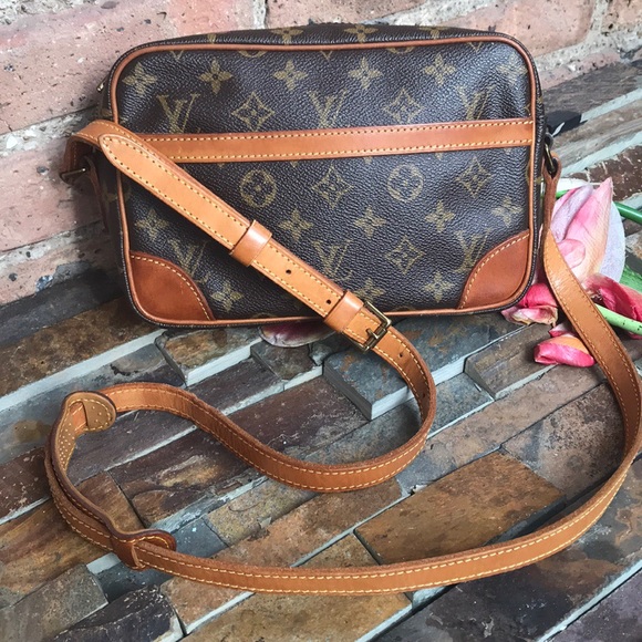 Louis Vuitton Handbags - 🌟authentic louis vuitton bag